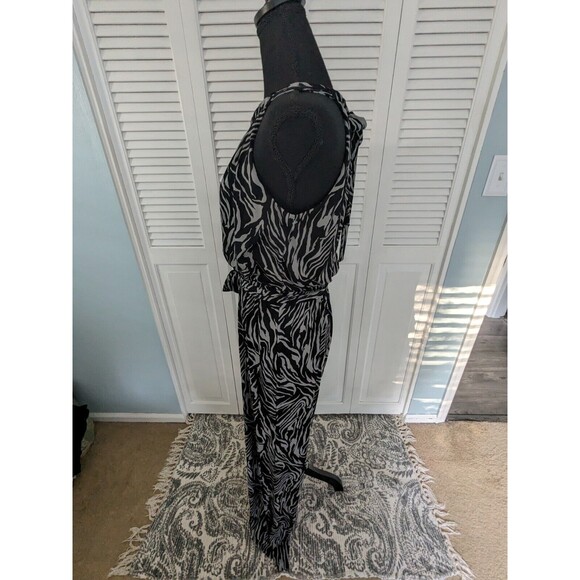 Emma & Michele Jumpsuit Womens M Zebra Print Halter Flared Sleeveless Tie Back - Picture 3 of 13